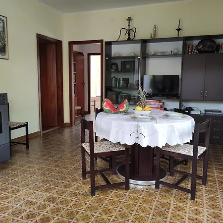 Casa Degli Oleandri Sul Cortile R6314 * קאלה גונונה